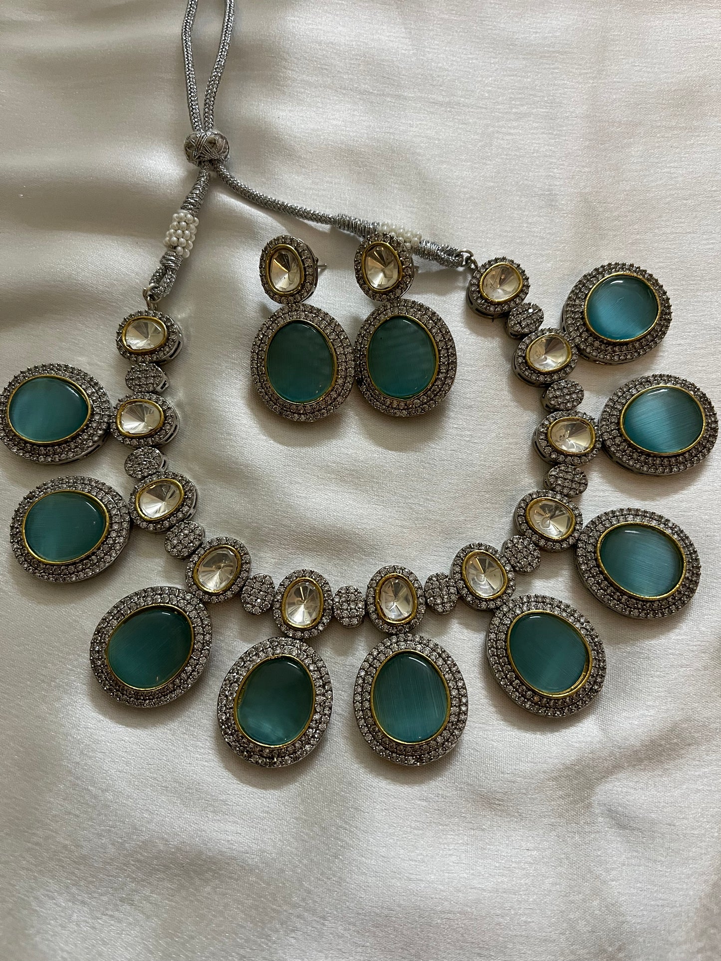 Neelima Necklace Set