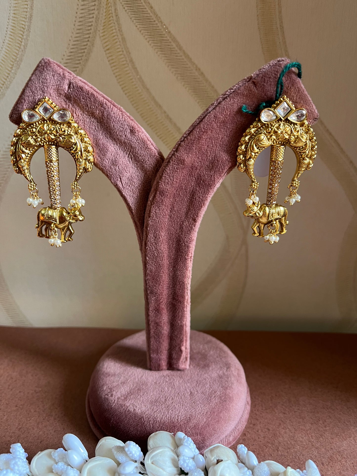 Gaj Kesari Ethic Earring