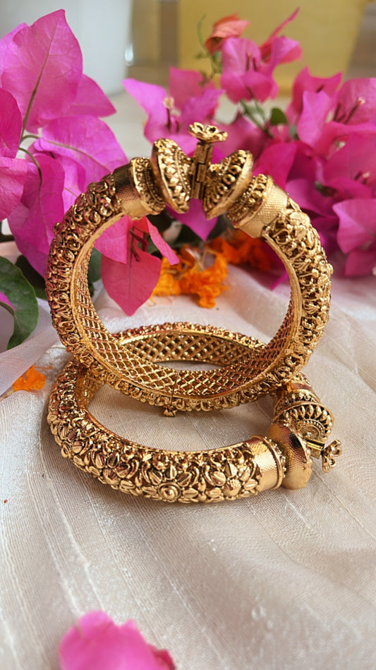 Golden Vartika Bangle