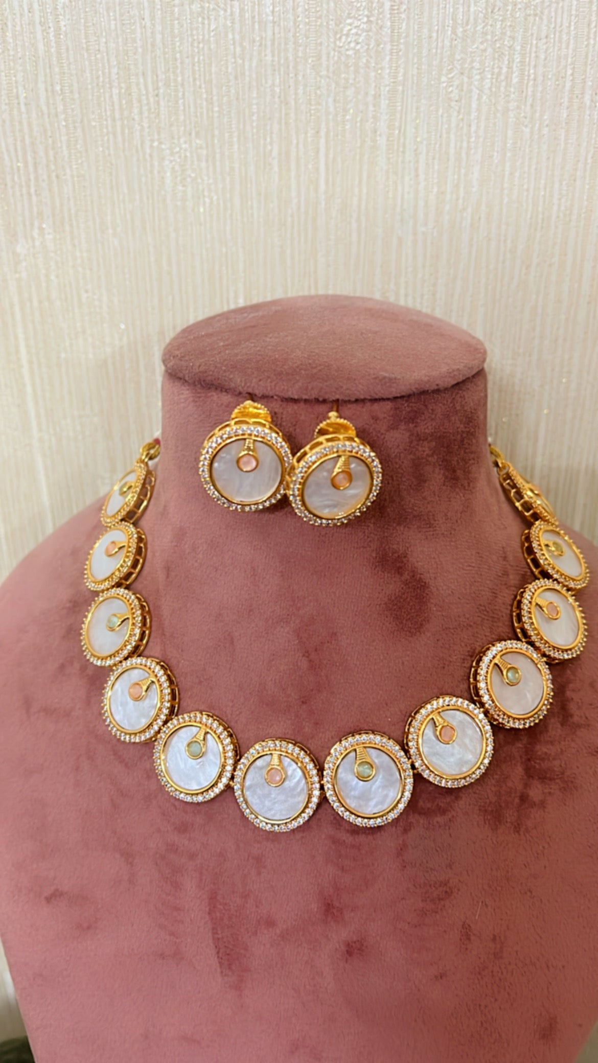 Pearl Lavya Necklace Set.