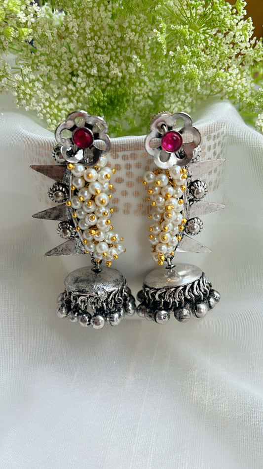 Dilkash Mann Silver Jhumka Earring