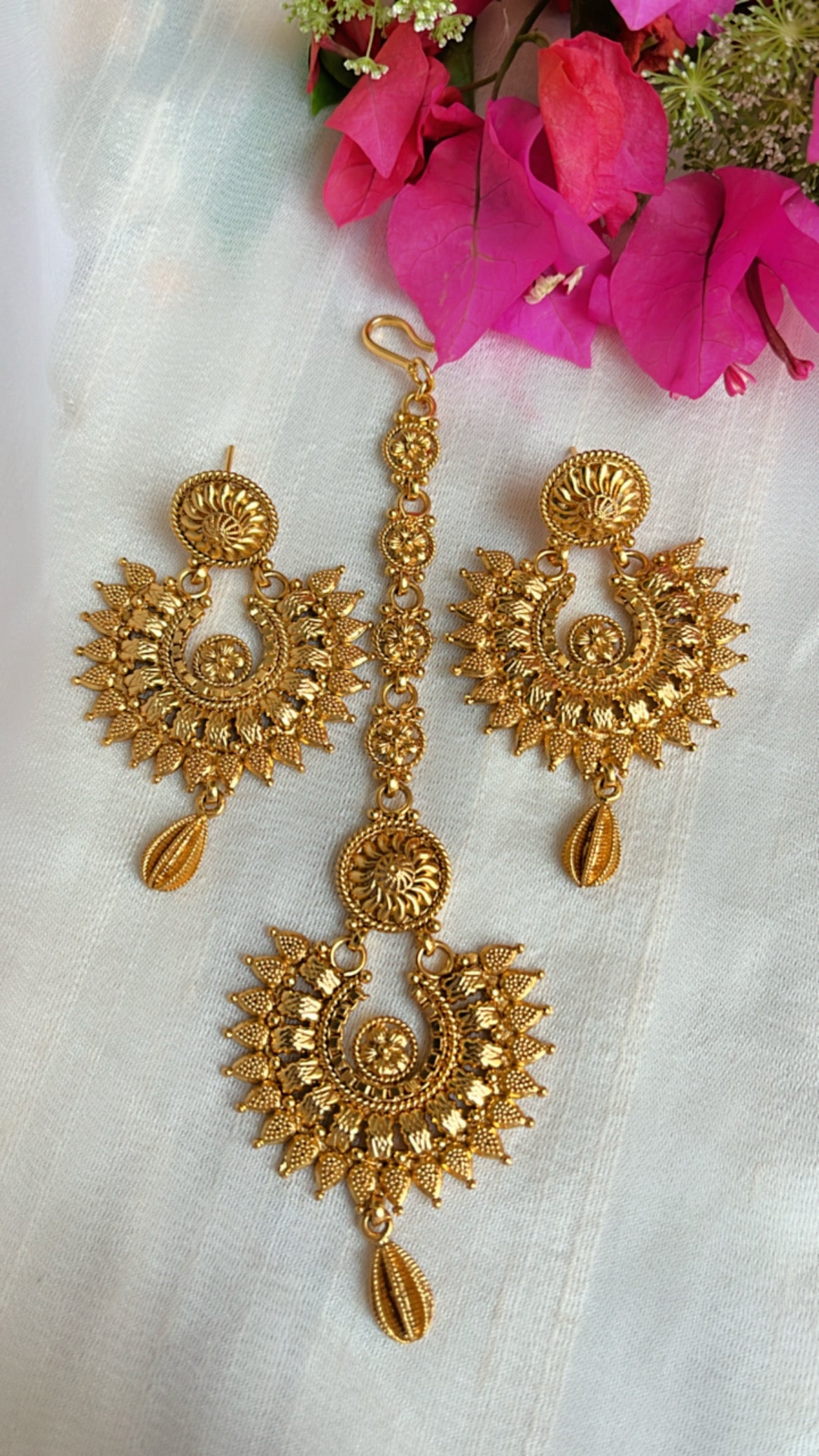 Golden Nakshetra Neckpiece Set