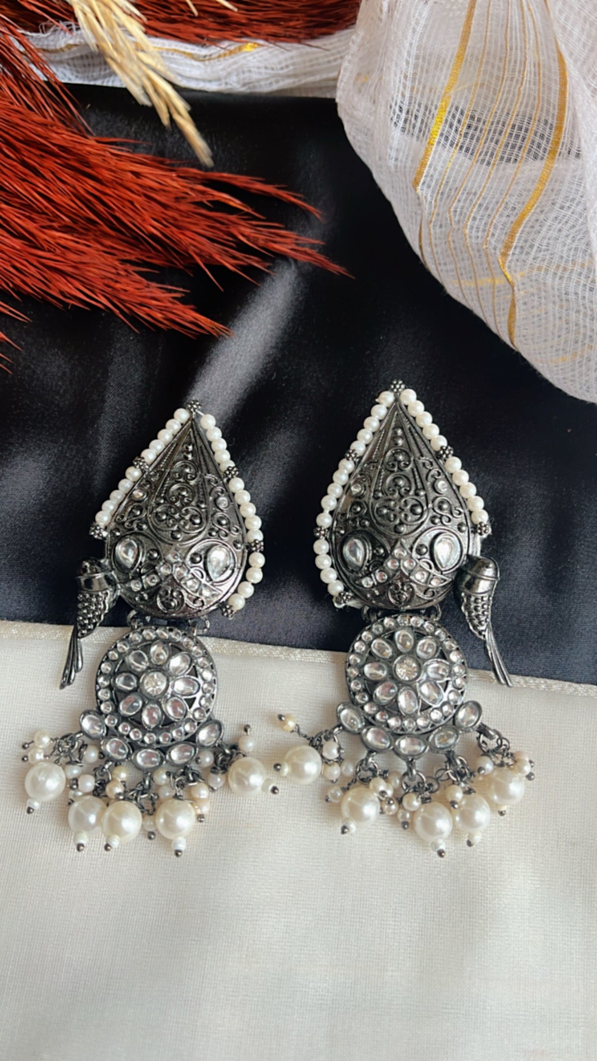 Moti Maina Silver Earring