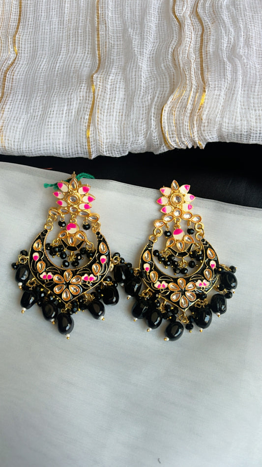 Naisa Ethnic Earring