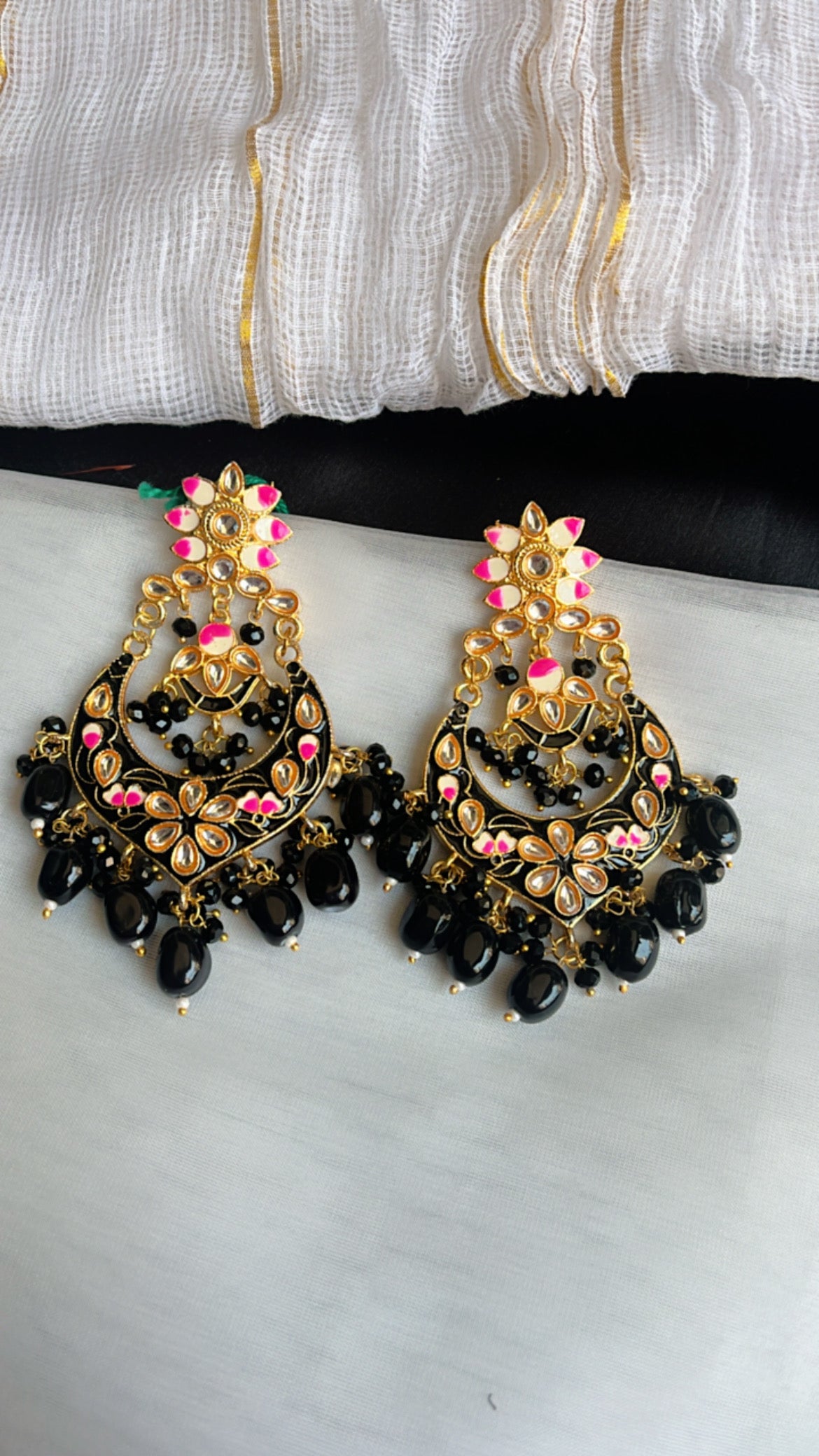 Naisa Ethnic Earring