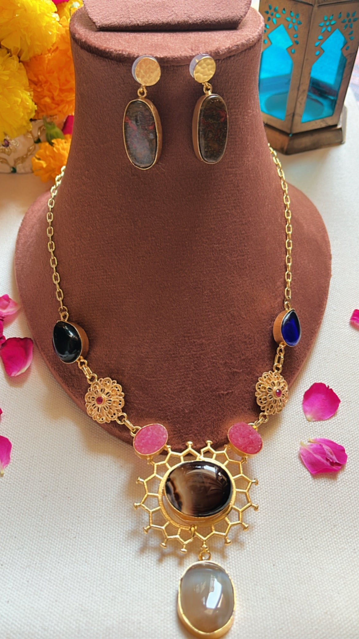 Stone Novya Necklace Set