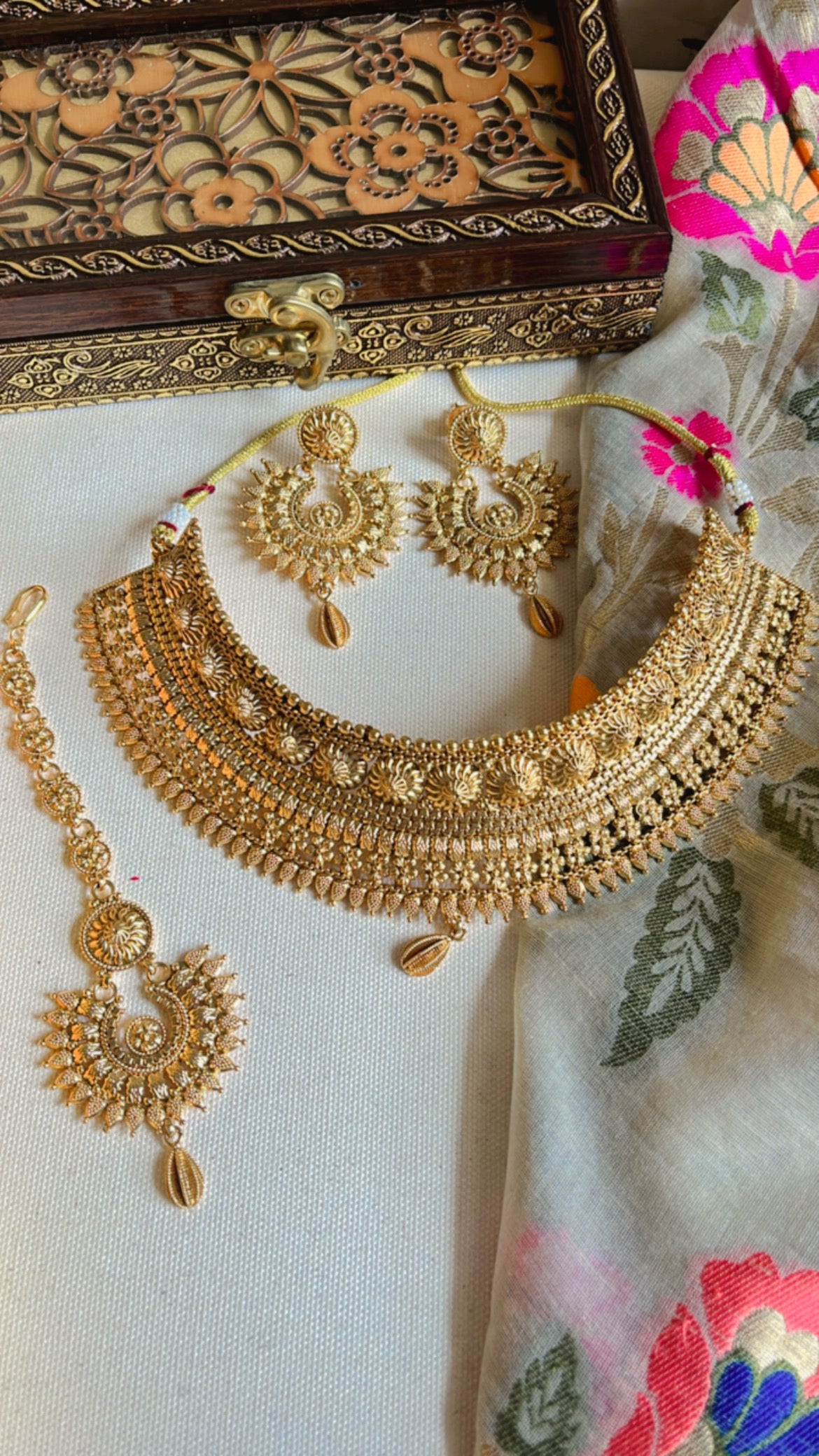 Golden Nakshetra Neckpiece Set