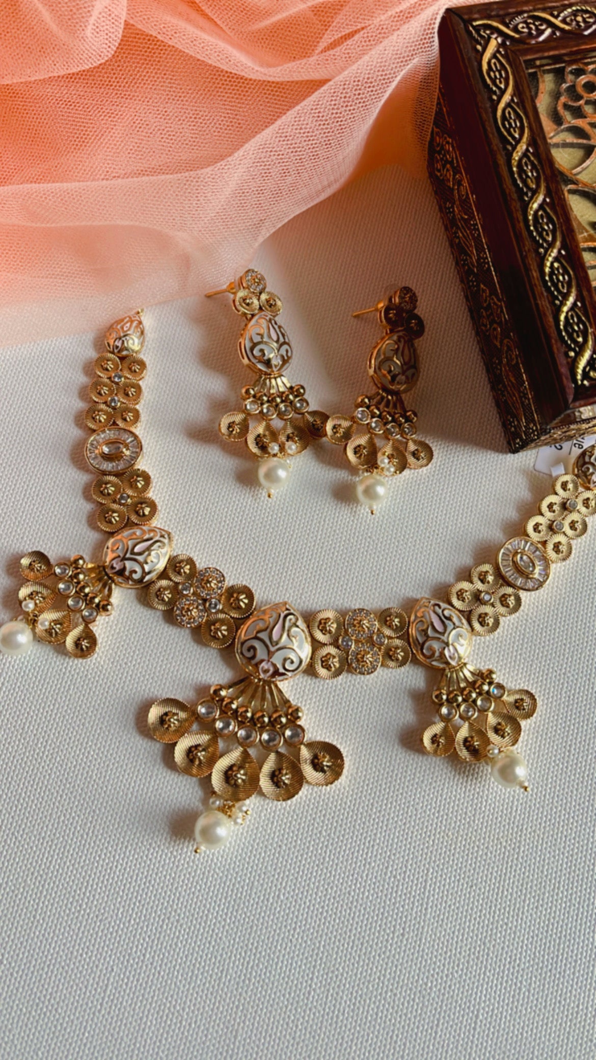 Laviksha Neckpiece Set