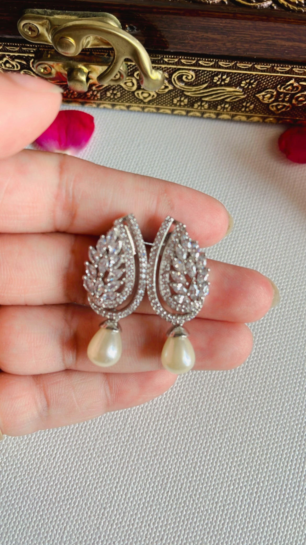 Pearl Dhruv Earring