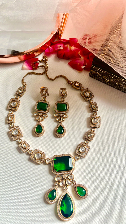 Green Panesha Neckpiece Set