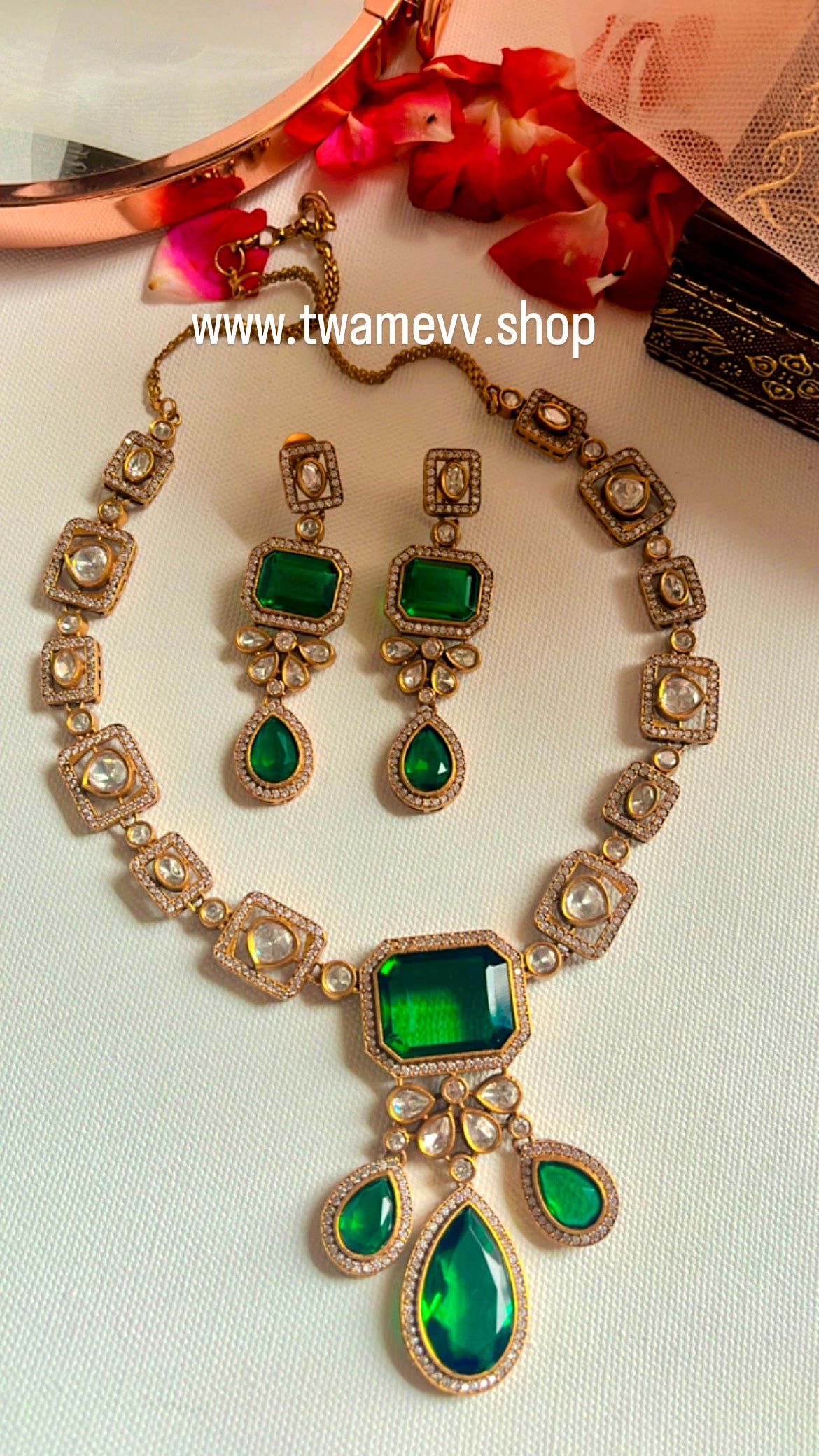 Green Panesha Neckpiece Set