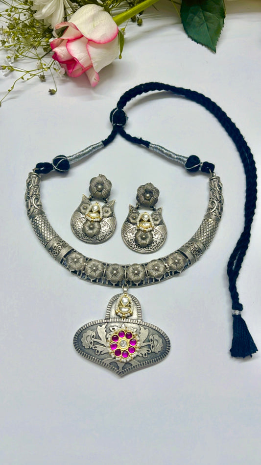 Amiksha Silver Neckpiece Set